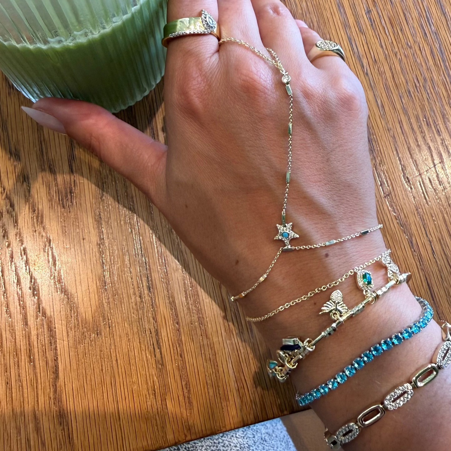 Nova Handchain